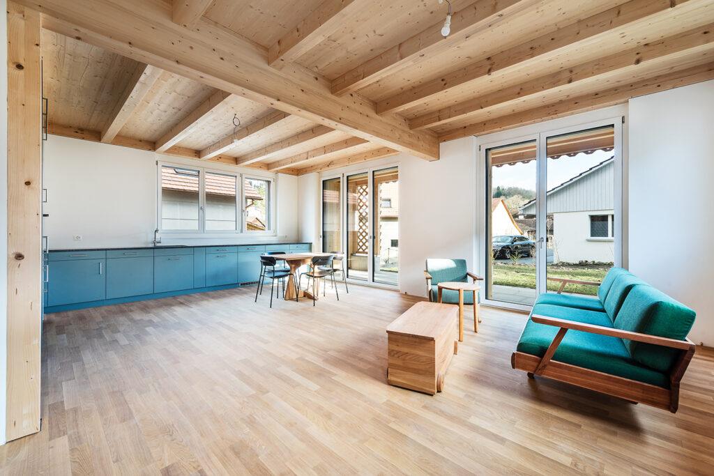 Neubau Holz Parkett Küche türkis Sitzbank